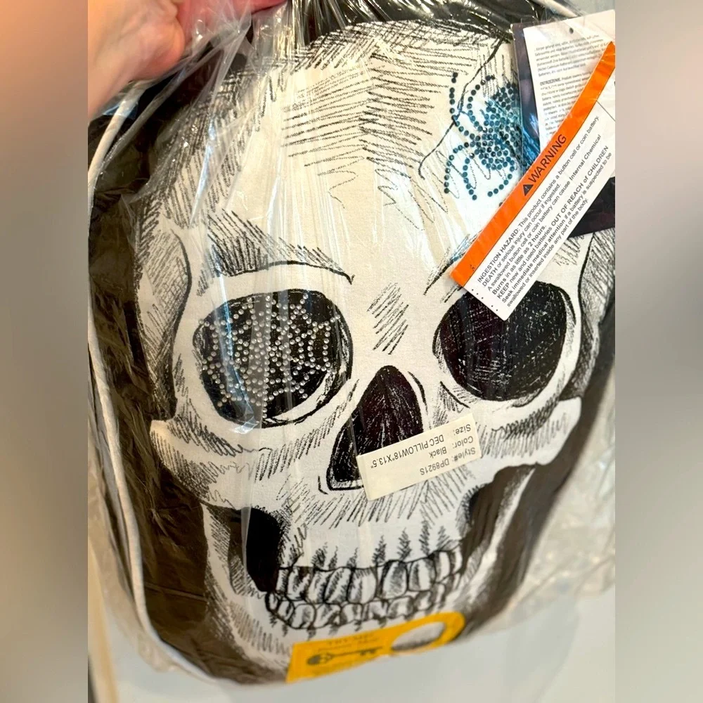 🔥Huge embellished LED skull Pillow🔥 lights up!!!